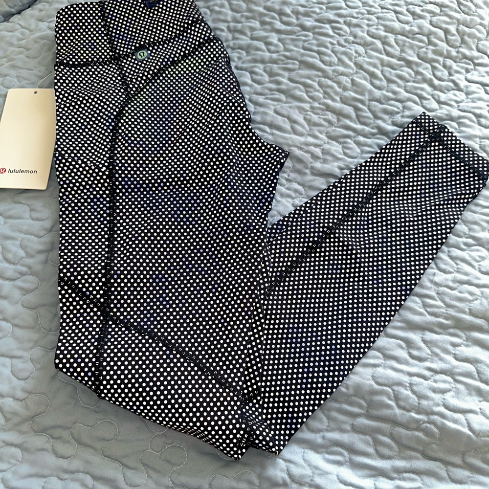 NWT Lululemon Speed MR REFLECTS TIGHTS Size 6 colour ARS1 RARE leggings - Picture 4 of 7